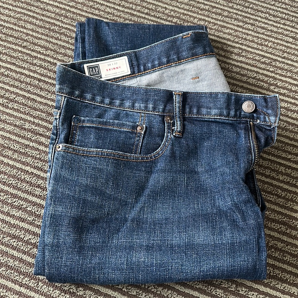 GAP SKINNY JEANS MEDIUM BLUE WASH 38 X 32 EUC